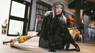 [Comic Con vlog] My first experience at a comic con with a scythe cosplaying as Grey! It was hot, ho
