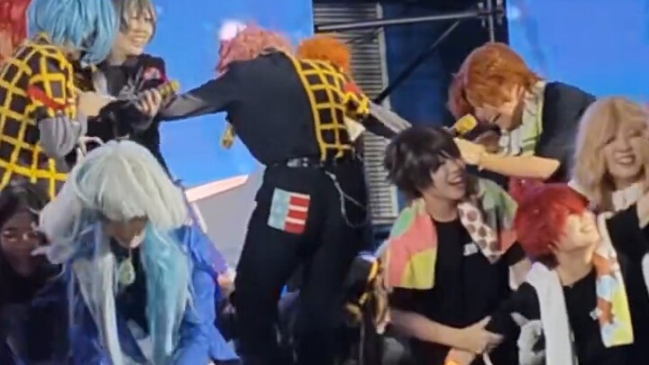 Who will win the custody battle for Amber? Brother's magic attack or Mom's "pistol"?