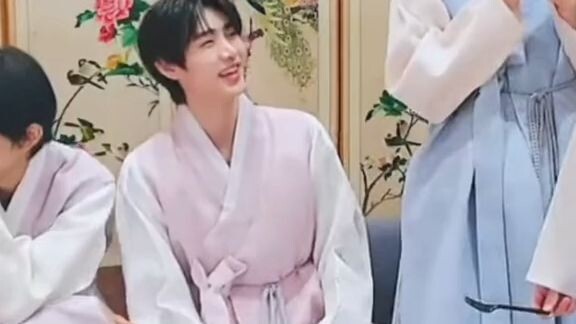 sunoo effect huhuhu she's soooo cuteee 🤤🤤🤤🤤🤤🤤🤤😭😭