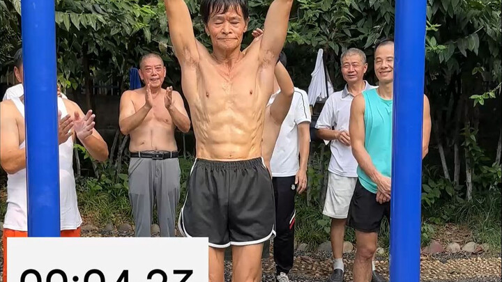 Usia 71 tahun hanya bisa melakukan satu pull-up saja