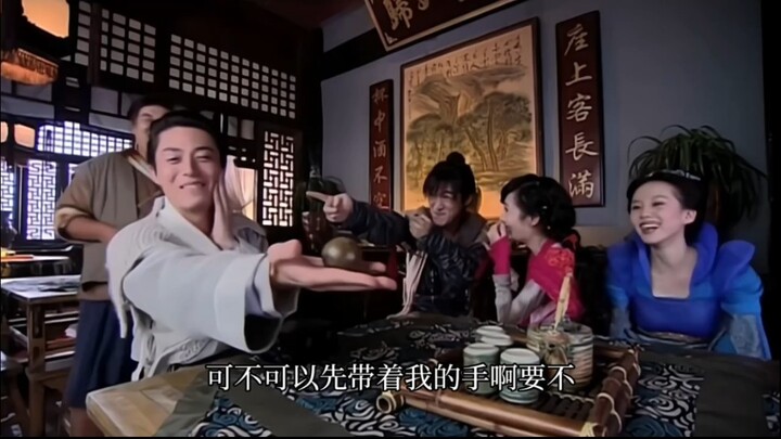 Mereka hanya main peran dalam sebuah drama, tapi yang nggak bisa keluar darinya adalah kita #HuGe#Ya