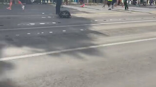 看一次笑一次.大姐吓一跳.