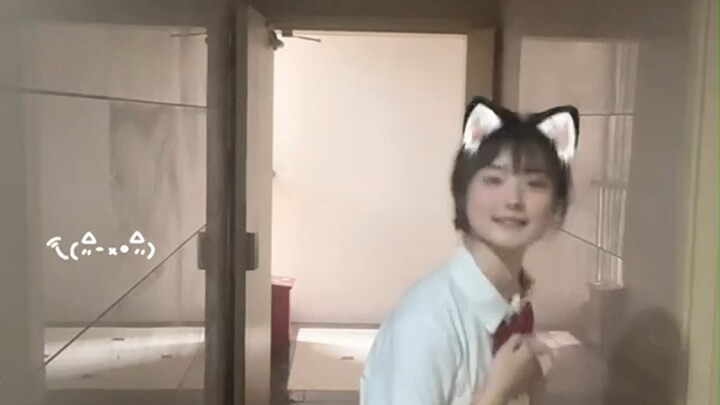 ฉันสวมชุดนักเรียนของมิตสึบะเต้นน่ารักเพื่อเธอ