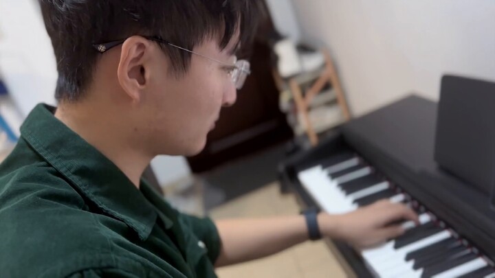 Thanh Hoa Tuyết Bá sẽ chơi piano cho mọi người, hãy đến gặp tôi sớm nhé