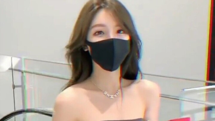 “Setelah nonton kakak, mau nggak hadiahin diri sendiri?”