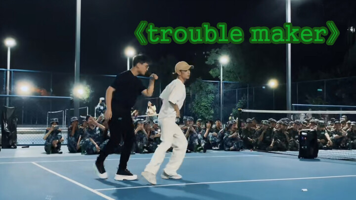 Dua Orang Pria Mengcover Dance Trouble Maker "Tak Ada Hari Esok"