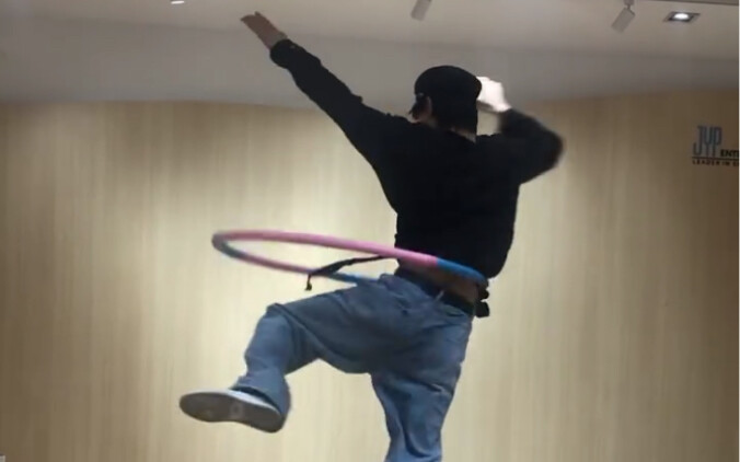 Kinh ngạc! Phòng tập lúc hai rưỡi sáng, anh ấy lại thế này sao? 【Nhật ký quan sát của Tiểu Thần Ca】