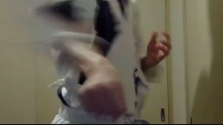 一天一万拳，练两年，能起飞吗？？？