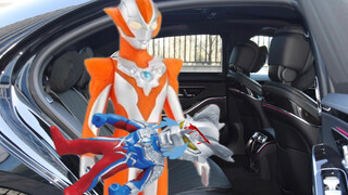 Video Mainan Pendidikan Dini Pencerahan Anak: Little Ciro Ultraman memahami bahwa sabuk pengaman har