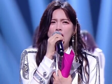 Even now, I still can’t help but laugh when I watch this clip of Yang Chaoyue. “Yang Chaoyue”