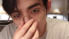 “พ่อไม่เพียงแต่หล่อเท่านั้น แต่ยังมีบิ๊กจีอีกด้วย”