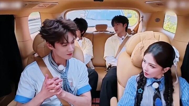 Bai Lu: Turns out no one can escape the age punch! Li Yunrui: …
