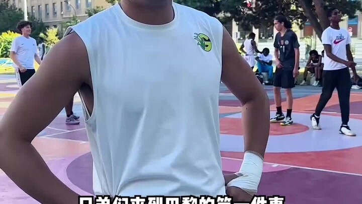 王师傅打卡巴黎野球场！