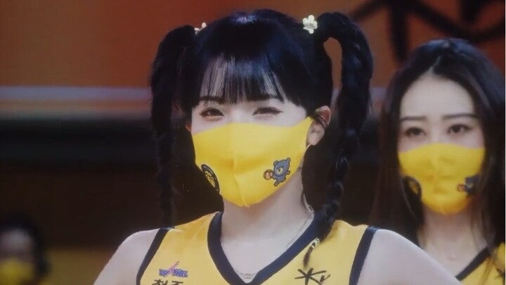 Cheerleader Li Duohui speed dance