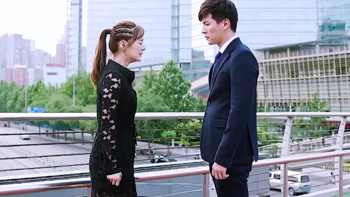 تزوج الأب مرة أخرى من صديقة ابنته المقربة، مما ألحق الأذى بمشاعر الطفل.