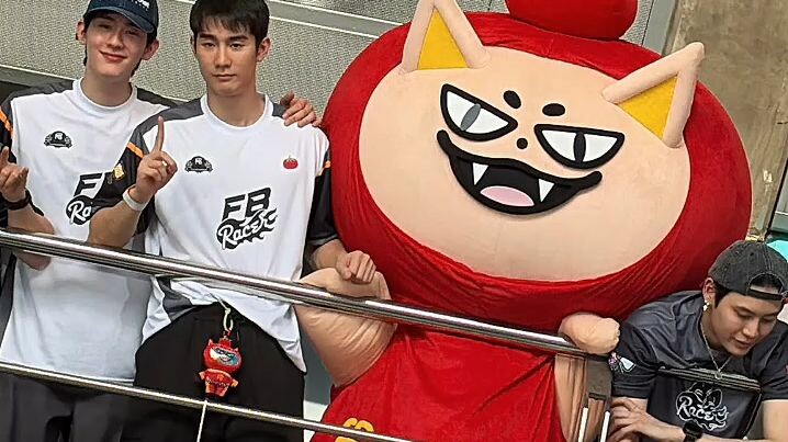 hello international fans please support for lol fan fest 2026 -22-23- 24 Forcebook