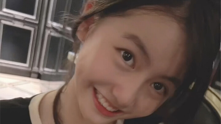 她说爱爸爸比爱手机多的，你信吗？