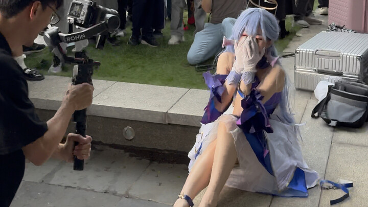 这样拍摄妹子笑得停不下来