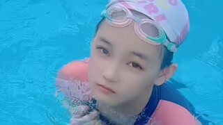 刘雨萱Lyx游泳直播