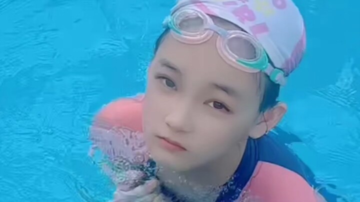 刘雨萱Lyx游泳直播