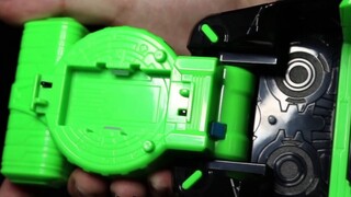 The big plastic shell of the celebration man, even the props group is so confused about the operatio