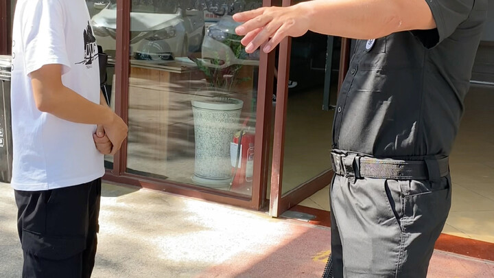 Tái hiện trạng thái làm việc của đủ loại nhân viên bảo vệ