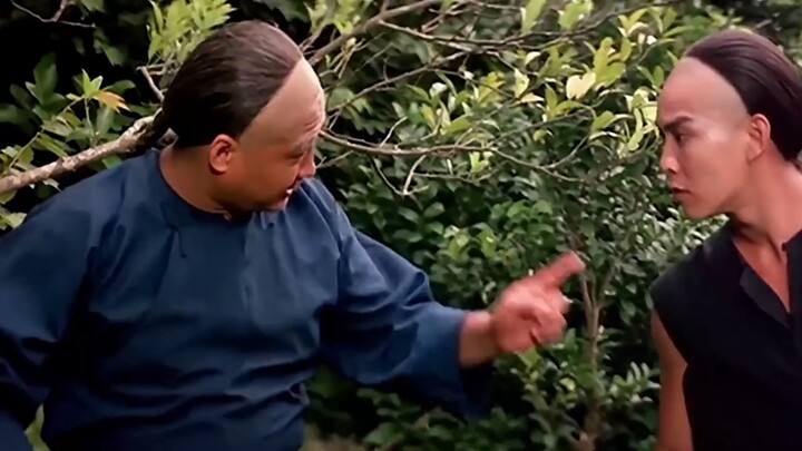 Hong Jinbao dalam film ini benar-benar memaparkan inti dari Wing Chun.