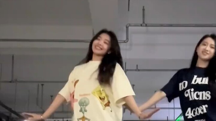 Pull your sister to dance this, it's super simple