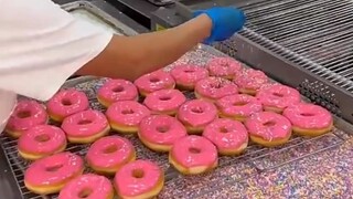 proses pembuatan donat pabrik