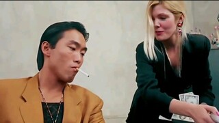 Hãy tìm hiểu về người đàn ông tiền bạc. Anh ta sẽ làm bất cứ điều gì nếu bạn cho anh ta nhiều tiền h