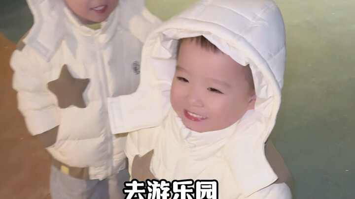 Human babies are at their cutest when they haven’t fully mastered human language yet—just look!