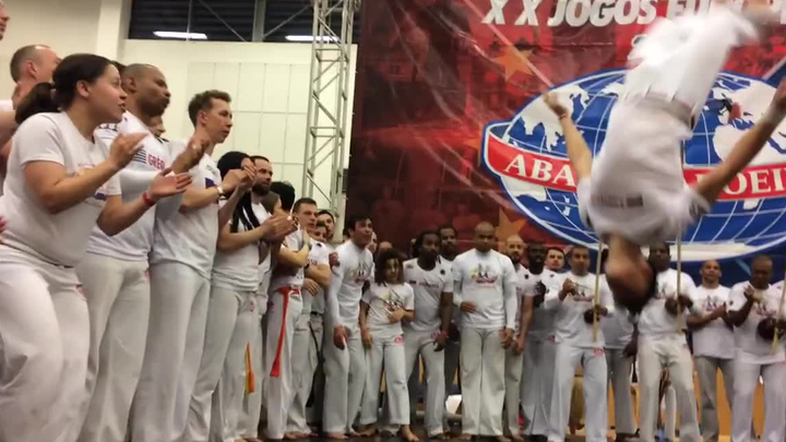 【رقصة الحرب البرازيلية】 عرض فردي رائع | أبادا كابويرا 2021 - الألعاب الأوروبية الفردية 2018