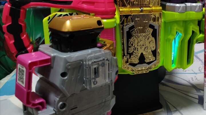 From 800 to 120! The Voice of God! [Kamen Rider Game God Billion Reprint Cassette Review]