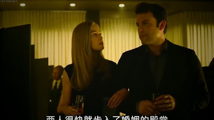 Phim tội phạm IQ cao, người phụ nữ vì muốn đổ tội cho chồng nên đã dùng búa đập mạnh vào chính mình