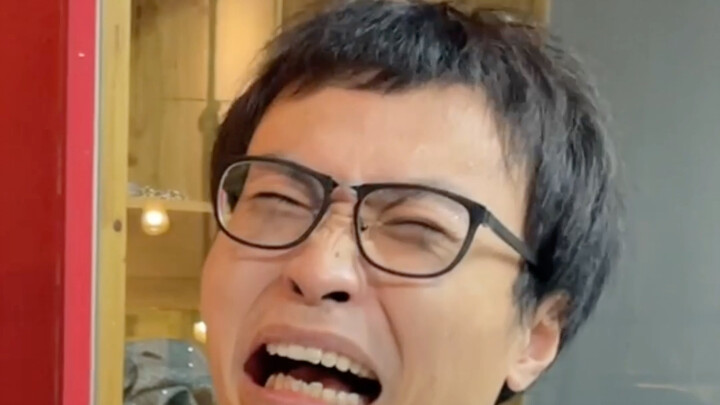 ฉันหัวเราะว่ารองเท้าเขาปลอม เขาก็หัวเราะว่าฉันยังโสด...
