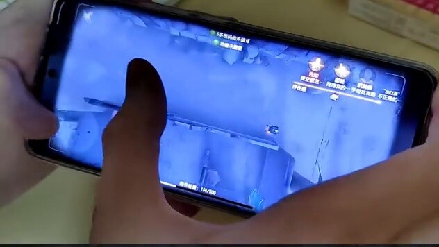 Crazy Eyes player's off-screen hand