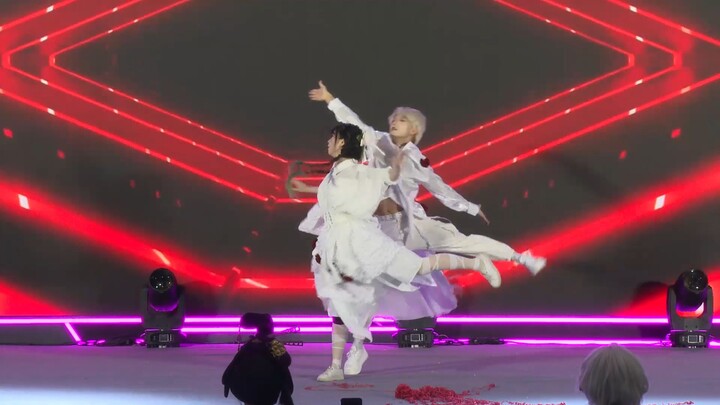 【سلحفاة باي يه】تمنح الموت السعيد على خشبة المسرح