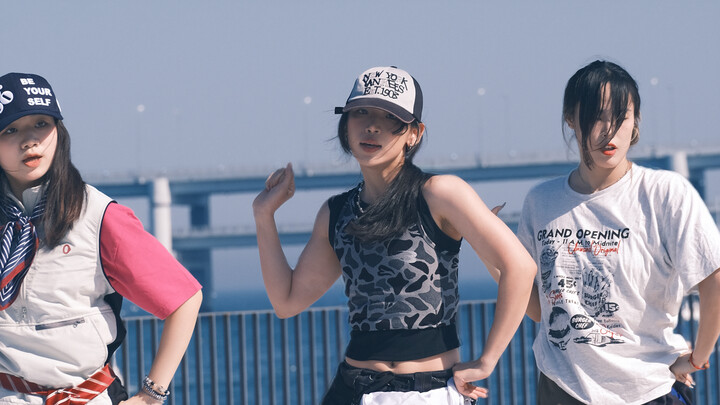 I bet Park Won-bin has never done a bad back bag by the beach either.