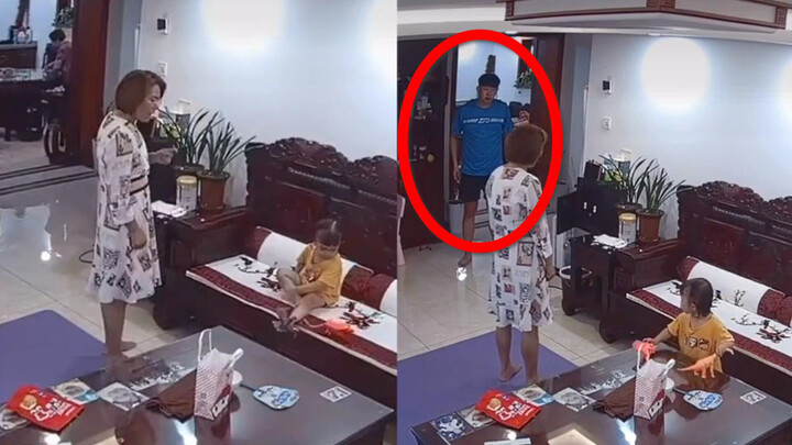 Bocah menggemaskan membuang mainan sembarangan dan dimarahi ibunya, namun seketika itu juga mulai me