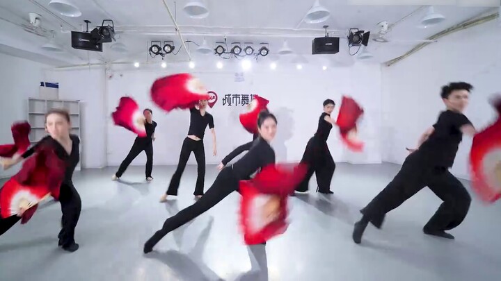 Magnificent classical dance "Walking with the Phoenix"丨Bi Cang War Song Dance