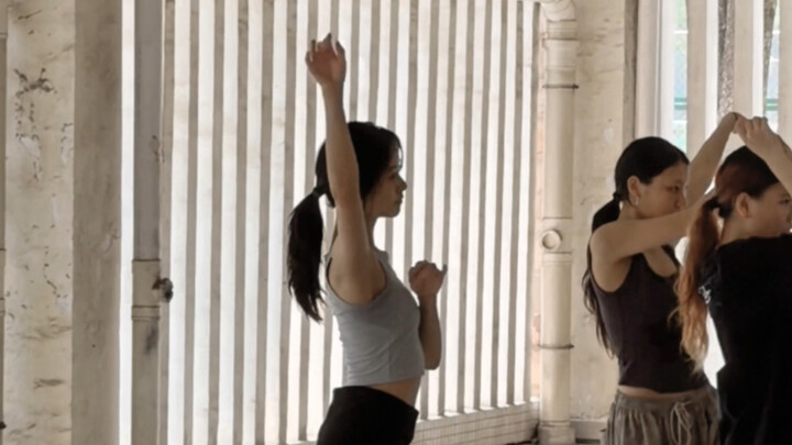 This is a particularly beautiful no-practice video.
