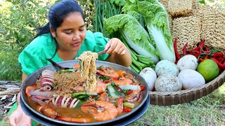 Amazing Cooking noodle with squid recipe - Cooking life