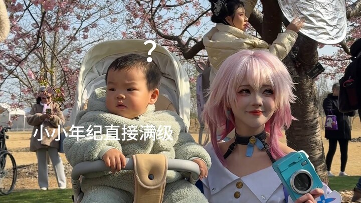 Let’s take a look at Sangsane met in March when picking up cherry blossoms.