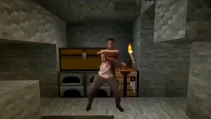 Carson Shearer menari tetapi di alam semesta yang berbeda