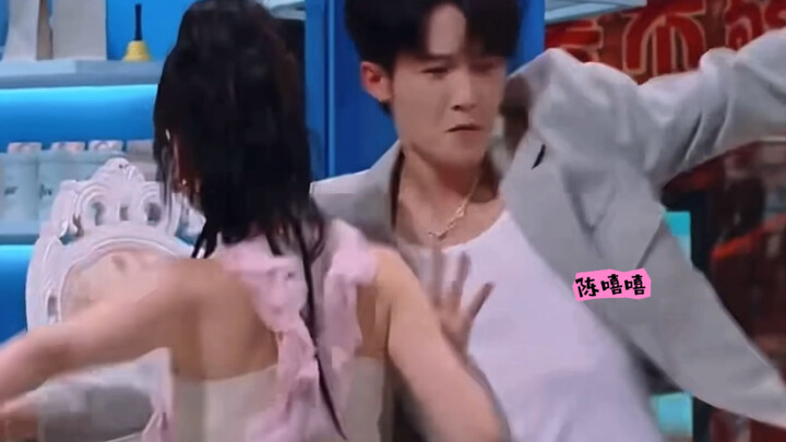 Tần Kiện Từ và Mao Hiểu Đồng, tôi ship cặp này quá chừng!