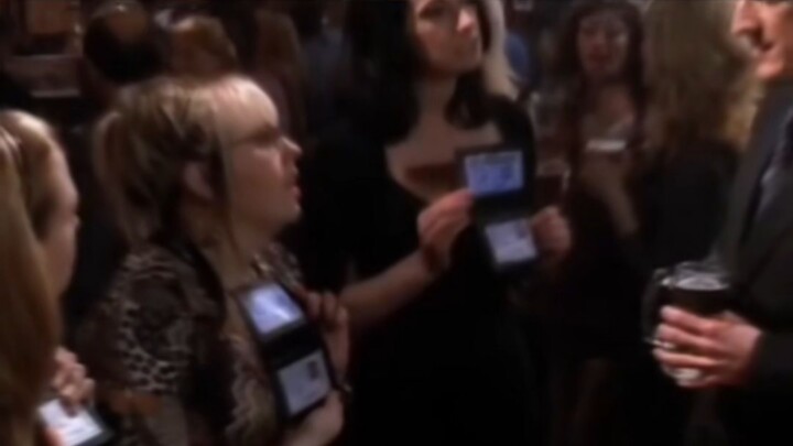 Setiap kali lihat klip ini, aku selalu berhenti dan nonton lagi.