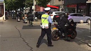 تحدي أبرز ضباط المرور احترافًا على الإنترنت