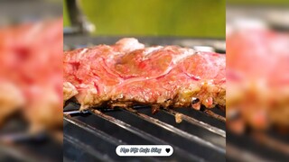 Cách nướng thịt không bị dính lại trên vỉ nướng