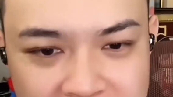 What's the meaning of Northeast Yu Jie's big man's feet?