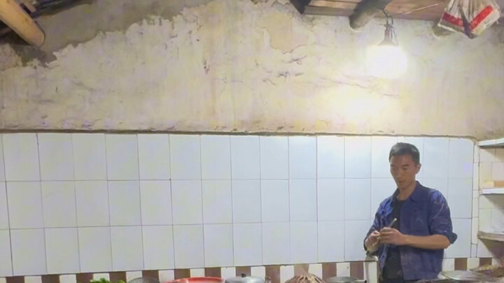 Nhiều bạn muốn xem trâu cày ruộng, bèn mượn mẹ của kẹo sữa cày suốt nửa ngày; về nhà tiện thể hái ch